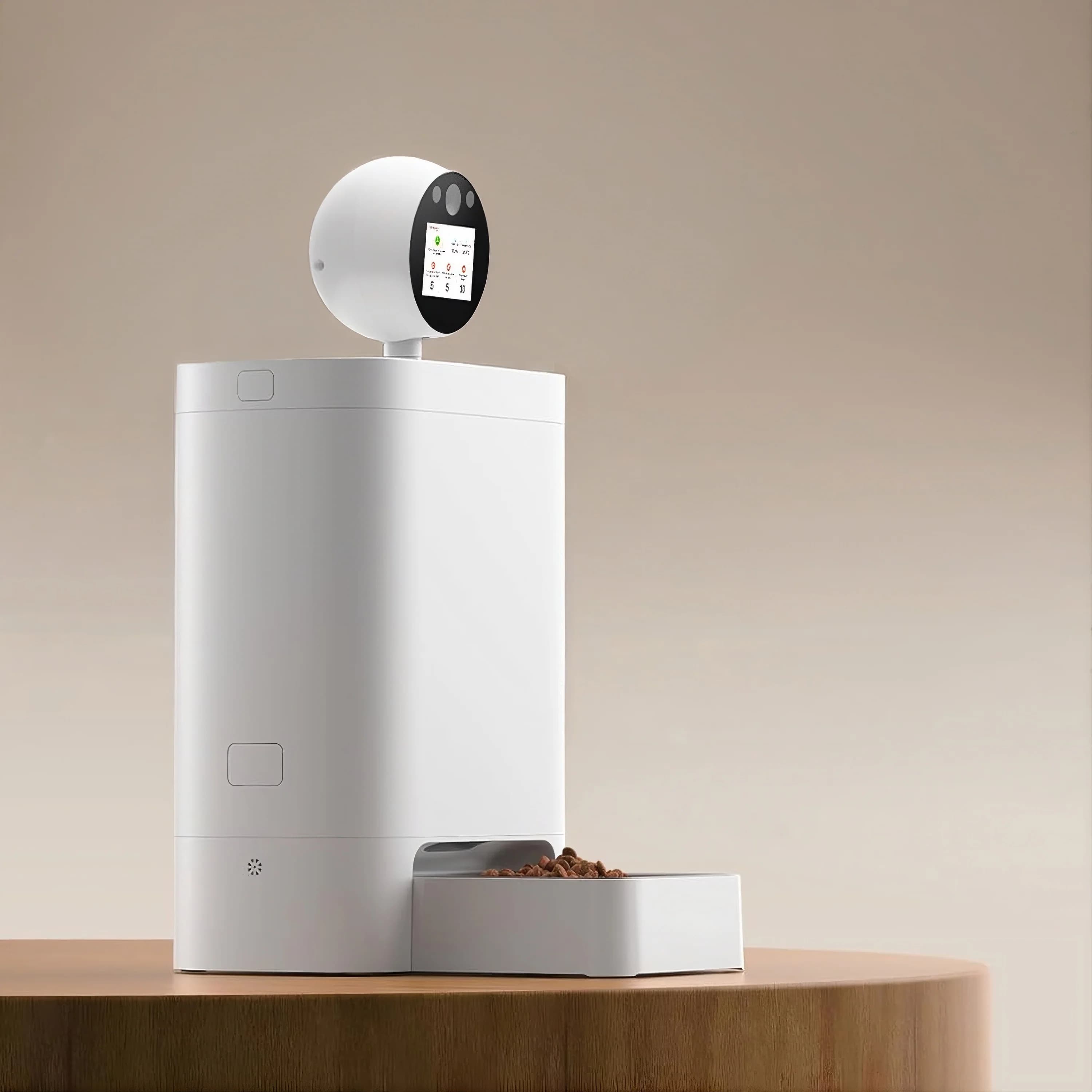 Louie Munchy smart food dispenser